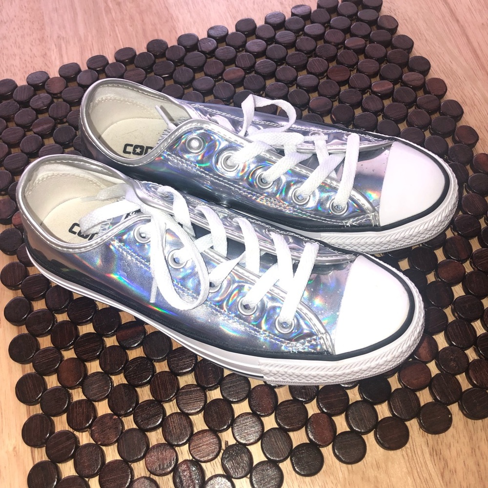 ‼️FINAL PRICE‼️Silver iridescent converse